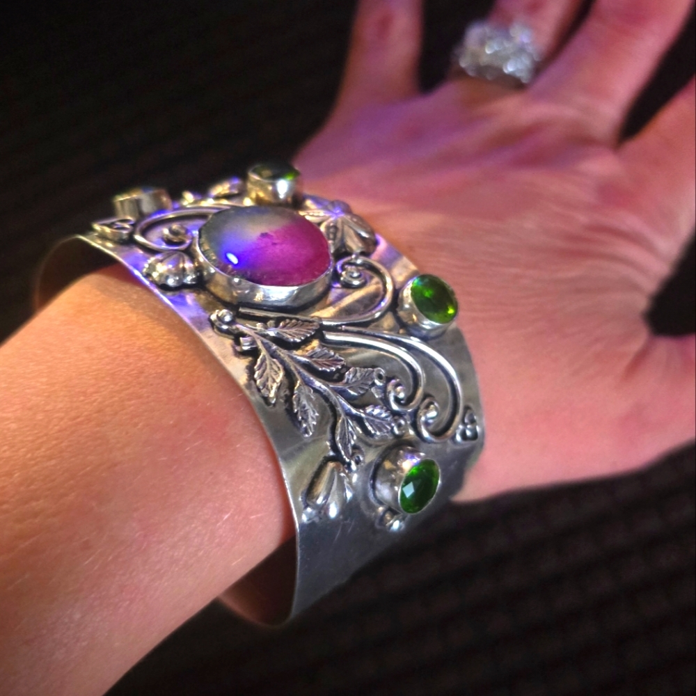 Artisan Crafted .925 Sterling, Peridot and Solar quartz bracelet